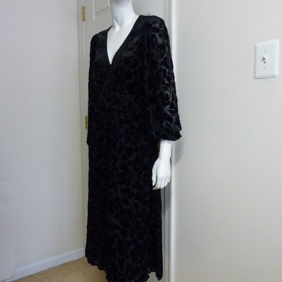 Johnny Was Wynnter Silk-Blend Midi Dress - Picture 5 of 7